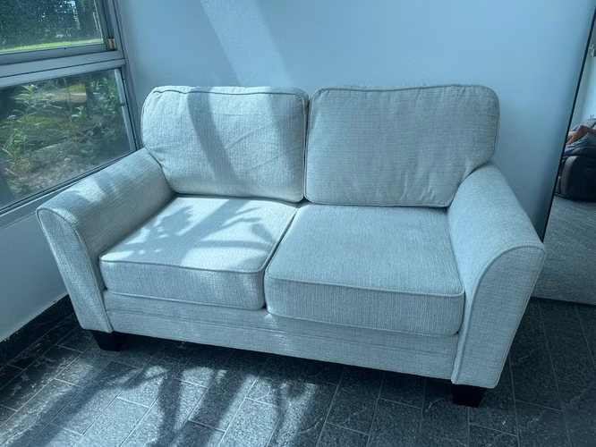 Se vende sofá de 2 puestos ( como nuevo) - Imagen 3