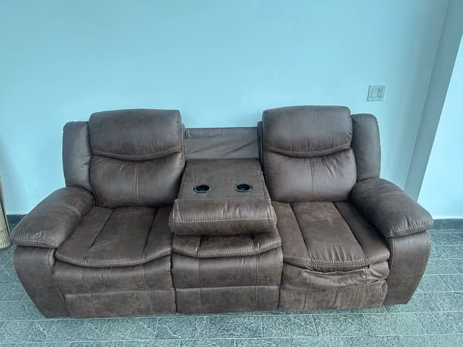 Vendo sofá reclinable de 3 puestos ( como nuevo)