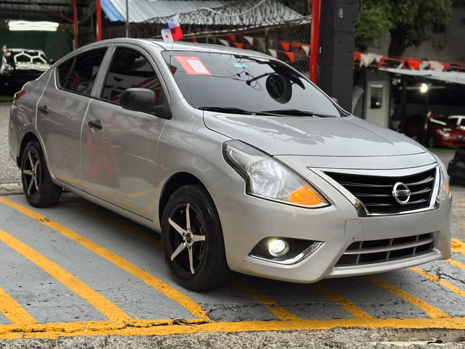 NISSAN VERSA 2020 - Imagen 2