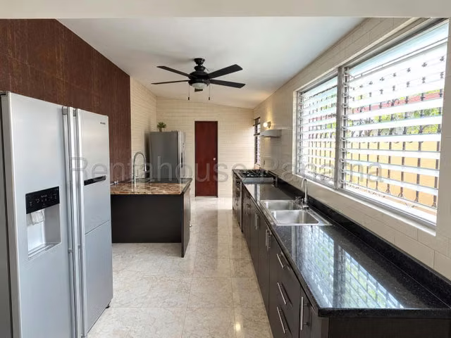 Casa en Venta en Parque Lefevre JG - Imagen 15