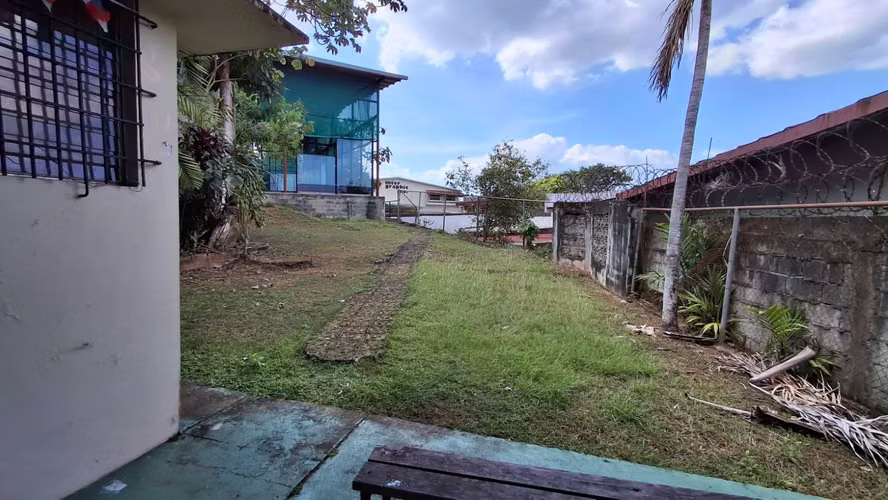 La Loceria. Edificio Zon 1ZM6. Canchas de squash y padel $1,050,000.00neg