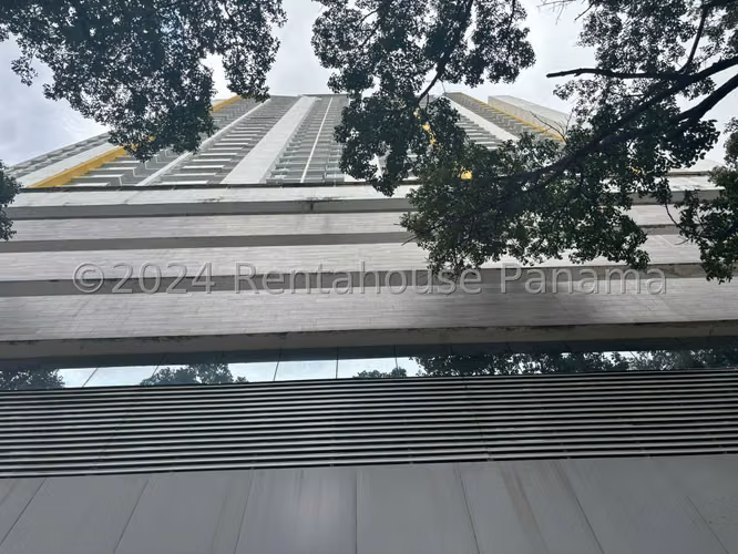Venta de Apartamento en Via España Ph Metropolitan Park | Solo Cliente Directo LFC