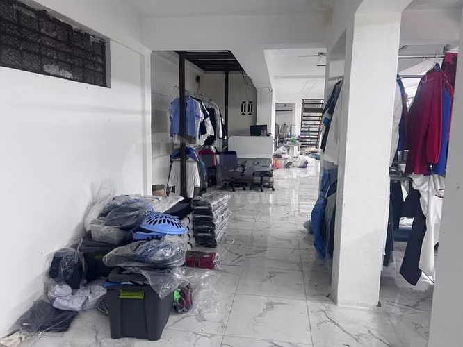 Alquiler de local comercial en Calidonia. MY