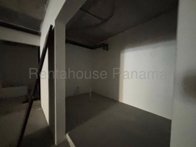 ALQUILER DE LOCAL COMERCIAL EN CALLE 50  - Imagen 4