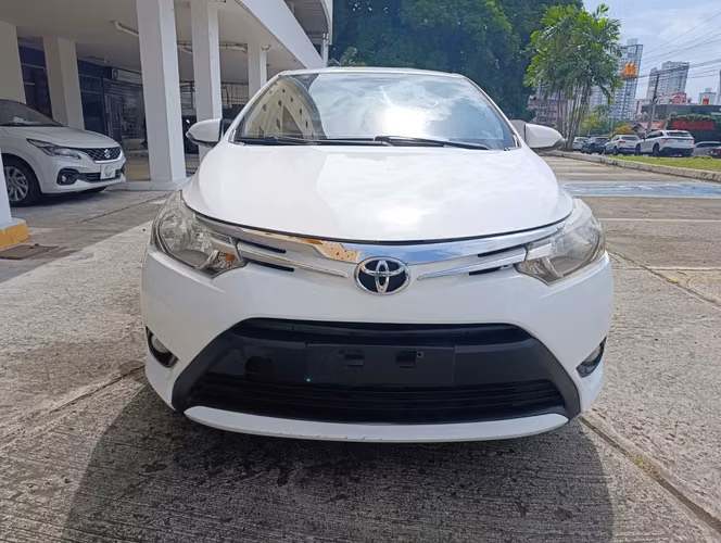 TOYOTA YARIS 2014 AUTOMATICO - Imagen 2