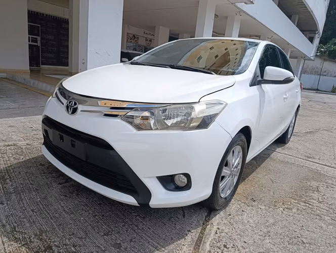 TOYOTA YARIS 2014 AUTOMATICO