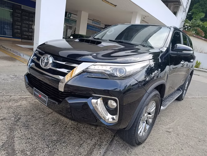 TOYOTA FORTUNER 2017 AUTOMATICO FULL EXTRA