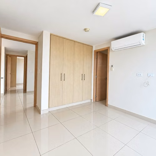 SE VENDE APARTAMENTO CON DEN EN PH TORRES DE CASTILLA - Imagen 7