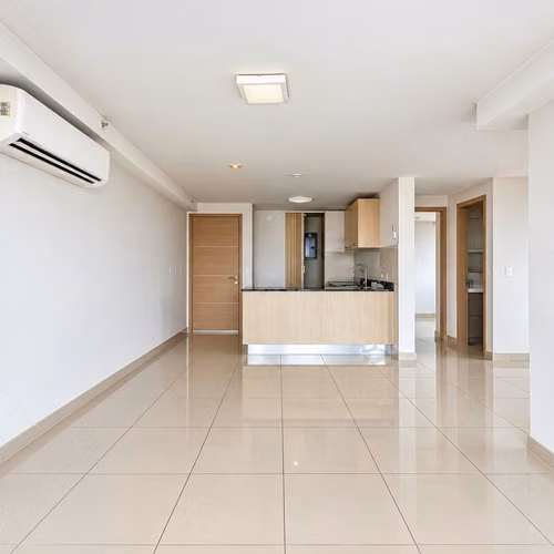 SE VENDE APARTAMENTO CON DEN EN PH TORRES DE CASTILLA - Imagen 4