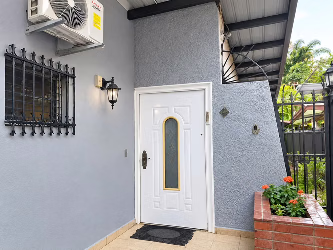  Casa en Villa de las Fuentes I con terraza y recien remodelada 