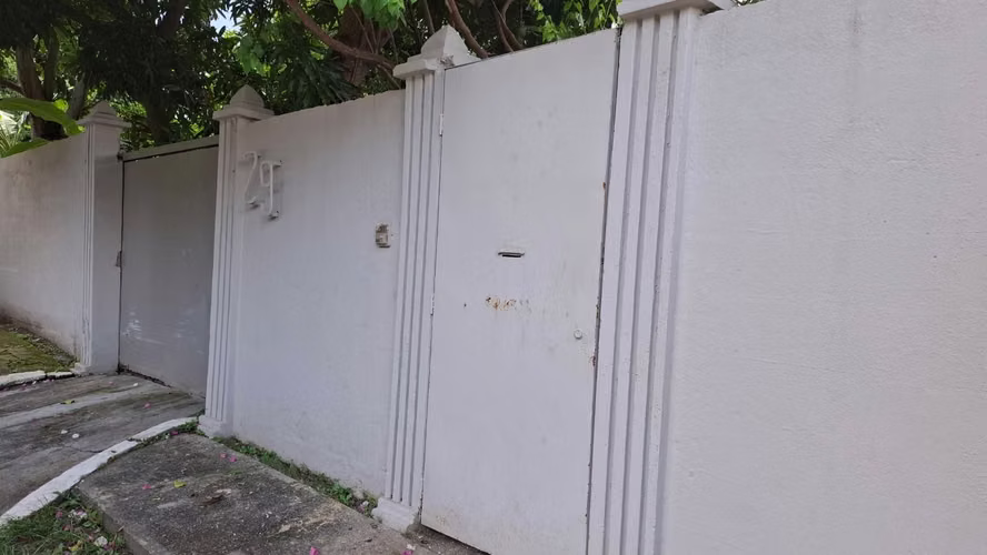 Ave. October 12, La Pulida, House for Rent