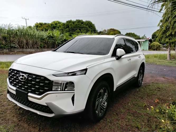 Hyundai Santa Fe 2023 – Excelente condición | Único dueño (Dama) - Imagen 4