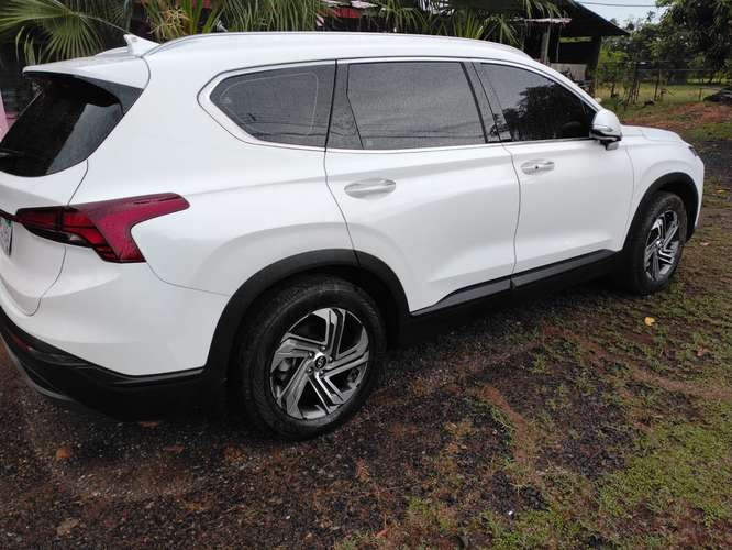 Hyundai Santa Fe 2023 – Excelente condición | Único dueño (Dama) - Imagen 6