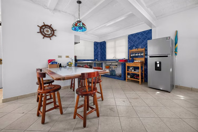 VENTA CASA FRENTE AL MAR EN GORGONA