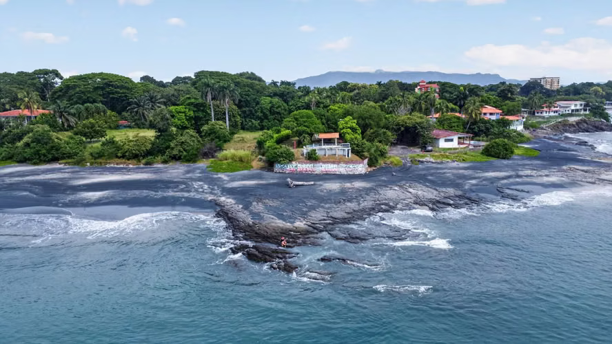 SEA FRONT HOUSE SALE IN GORGON