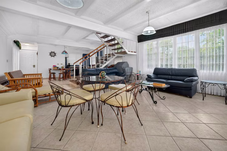 VENTA CASA FRENTE AL MAR EN GORGONA