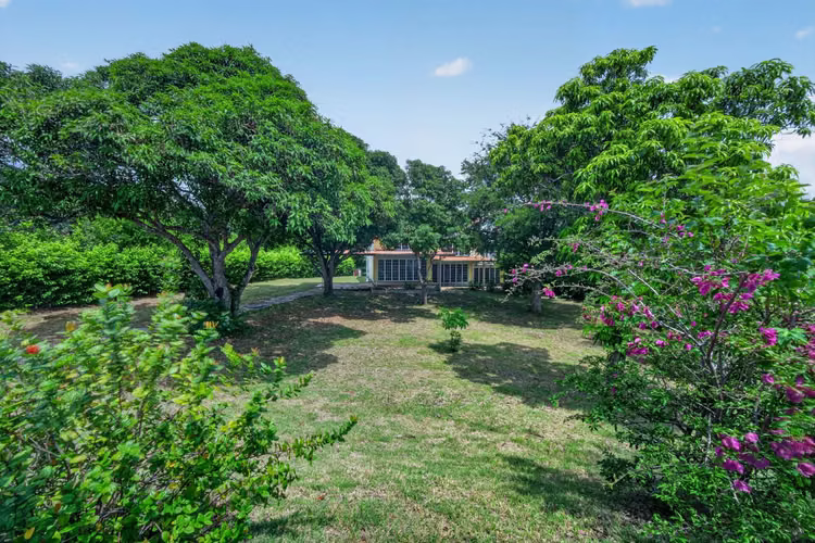 VENTA CASA FRENTE AL MAR EN GORGONA