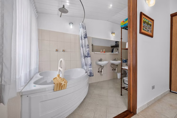 VENTA CASA FRENTE AL MAR EN GORGONA