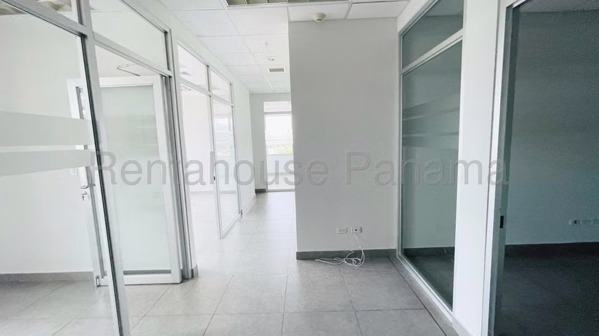 Alquiler de Oficina Amplia 168m2 en Costa del Este, Torre Centenario 26LGG6719 - Imagen 17