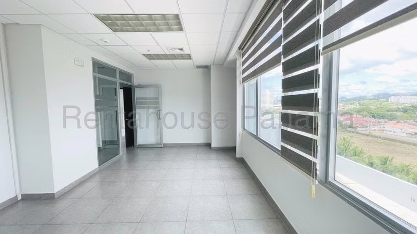 Alquiler de Oficina Amplia 168m2 en Costa del Este, Torre Centenario 26LGG6719 - Imagen 4