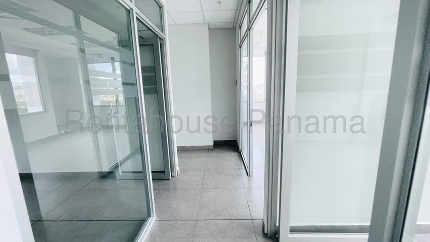Alquiler de Oficina Amplia 168m2 en Costa del Este, Torre Centenario 26LGG6719 - Imagen 6