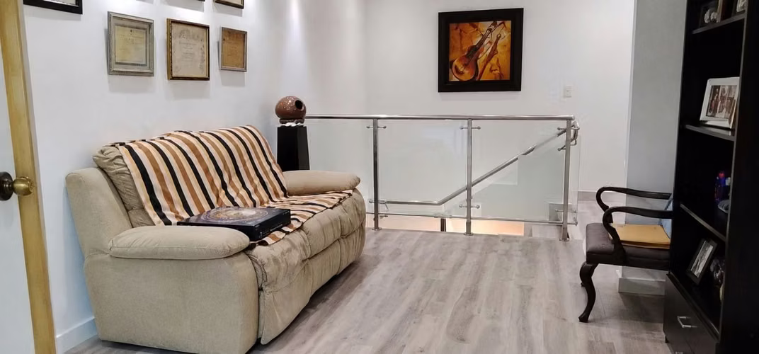 Apartamento en El Cangrejo I con balcon y ubicación premium