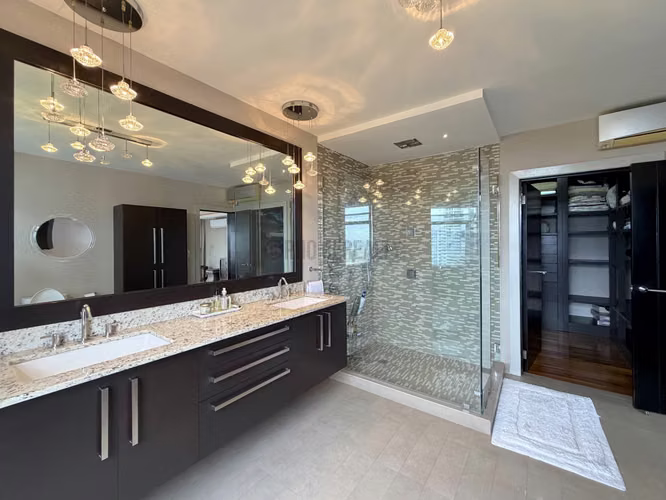 Apartamento Amoblado de 3 Recámaras en Alquiler en La Cresta – 400 m² con Vistas al Mar y la Ciudad - Imagen 15