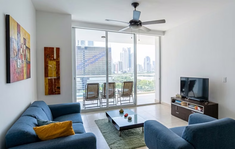 Apartamento en Avenida Balboa I con Balcón y Vista al mar