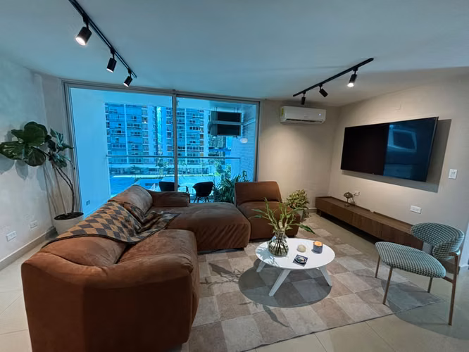 SE ALQUILA HERMOSO APARTAMENTO REMODELADO EN COSTA DEL ESTE