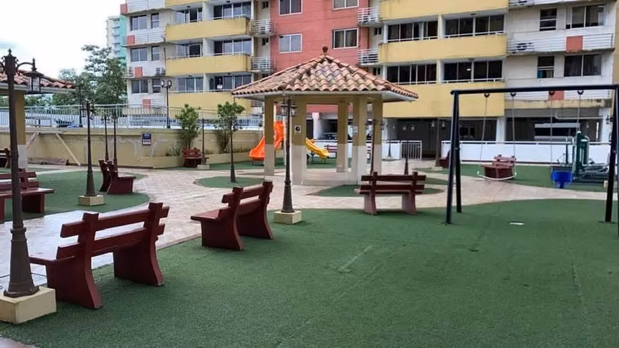Apto amueblado. 1er piso. Estacionamiento. Precio menor del avalúo  - Imagen 9