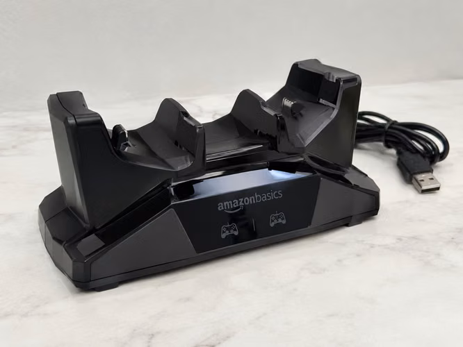 PS4 Slim Usado Con 2 Controles Originales, Cargador Externo y 8 Juegos Digitales - Imagen 3