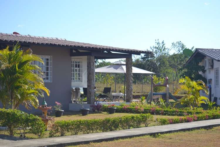 Casa de Playa en Venta o Alquiler – El Higo, San Carlos,/Panamá-Beach House for Sale or Rent – El Higo, San Carlos, Pan