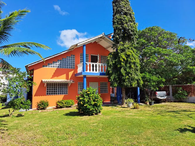Gorgona, Malibu Beach -  Residential and Commercial Opportunity Near the Beach