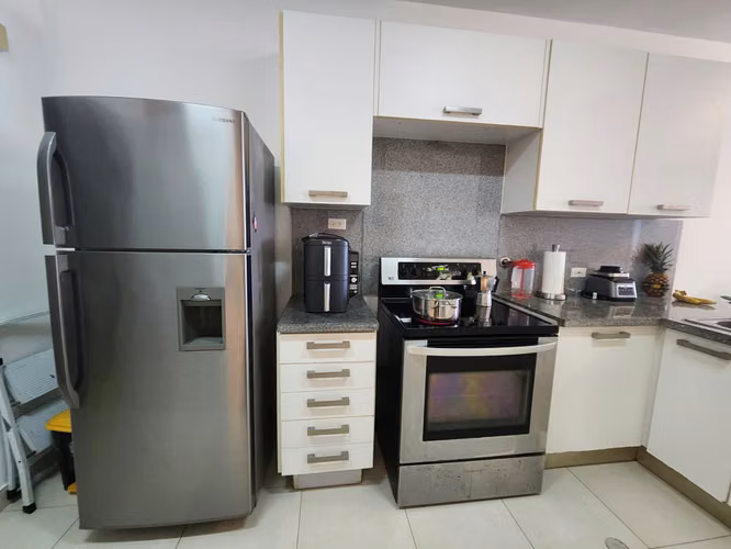  APARTAMENTO AMOBLADO EN EN VENTA en la Av. Balboa - PH White (Vista al Mar)