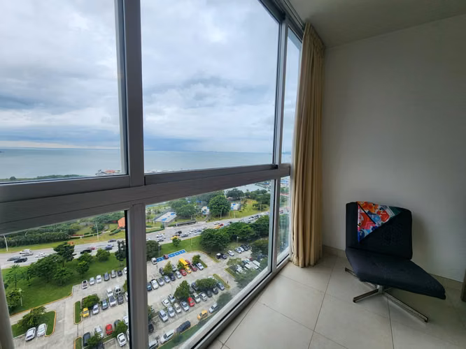  APARTAMENTO AMOBLADO EN EN VENTA en la Av. Balboa - PH White (Vista al Mar)