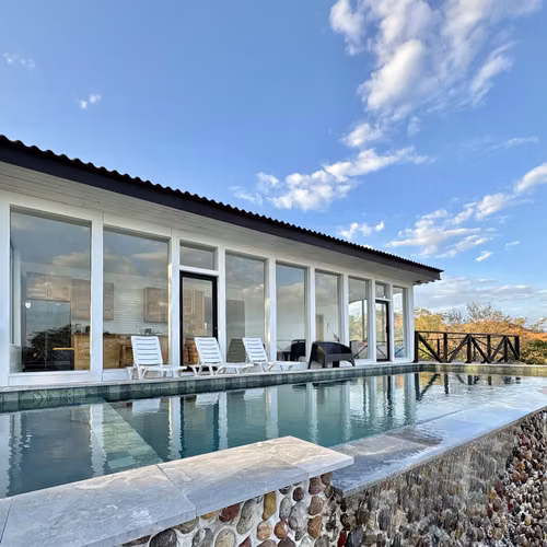 Hermosa Casa con Vista al Mar en Altos de Santa Catalina - Imagen 3