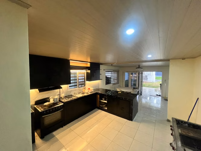 HERMOSA CASA EN GORGONA MALIBU - TOTALMENTE EQUIPADA