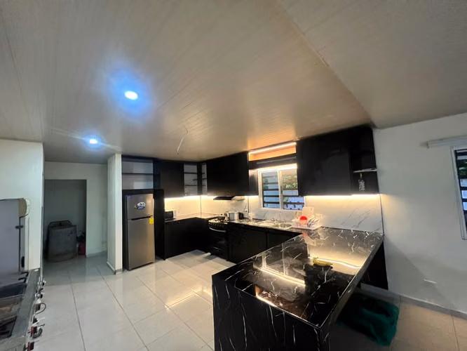 HERMOSA CASA EN GORGONA MALIBU - TOTALMENTE EQUIPADA