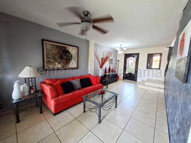 Venta de Casa Dúplex en PH Brisas Village, Brisas del Golf 27-1465GG