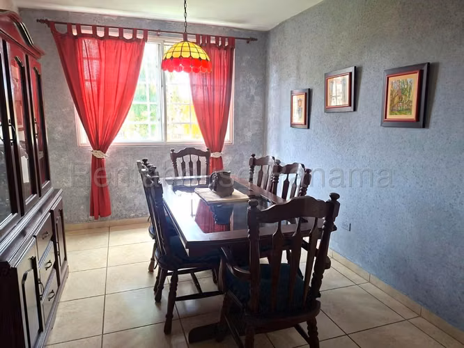 Venta de Casa Dúplex en PH Brisas Village, Brisas del Golf 27-1465GG
