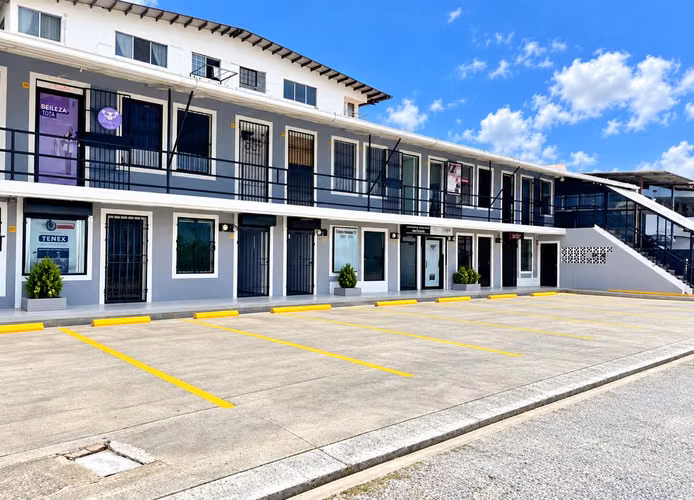 Se Alquila Local Comercial en Plaza Pompeya – Vía España, Río Abajo