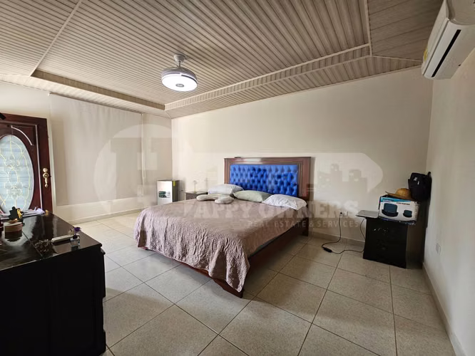 Venta de casa con piscina en Chitré, Herrera. MB - Imagen 14