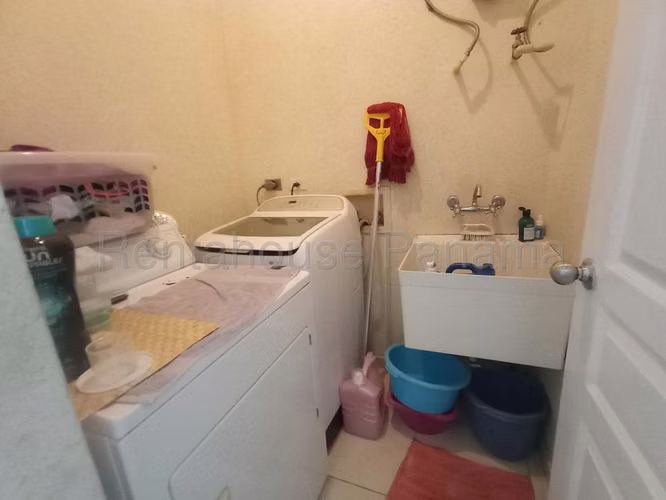 J1800GRR Venta de Apartamento en Avenida Balboa 