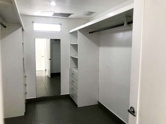 Alquiler y Venta – Casa Dúplex en Obarrio, Residencial o Comercial /For Rent and Sale – Duplex House in Obarrio, Residen - Imagen 9