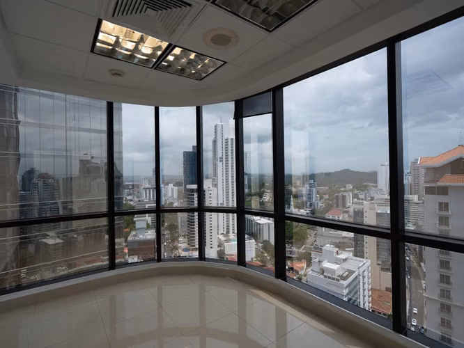 VENTA OFICINA CALLE 50 PLAZA 335 M2 BANCO GENERAL TC - Imagen 4