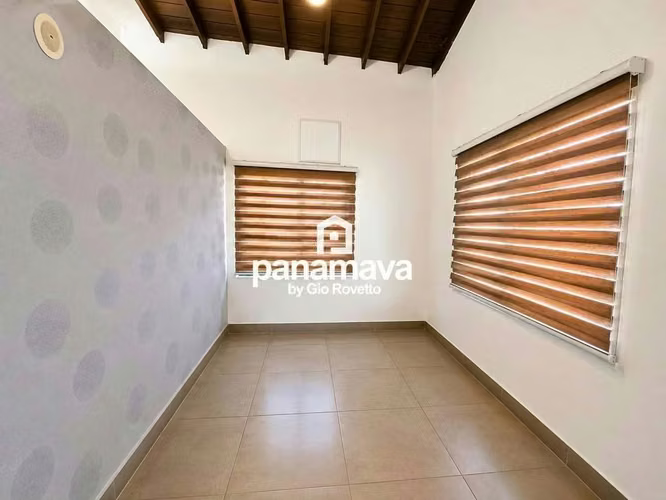 Alquiler Local Comercial en Vía Porras