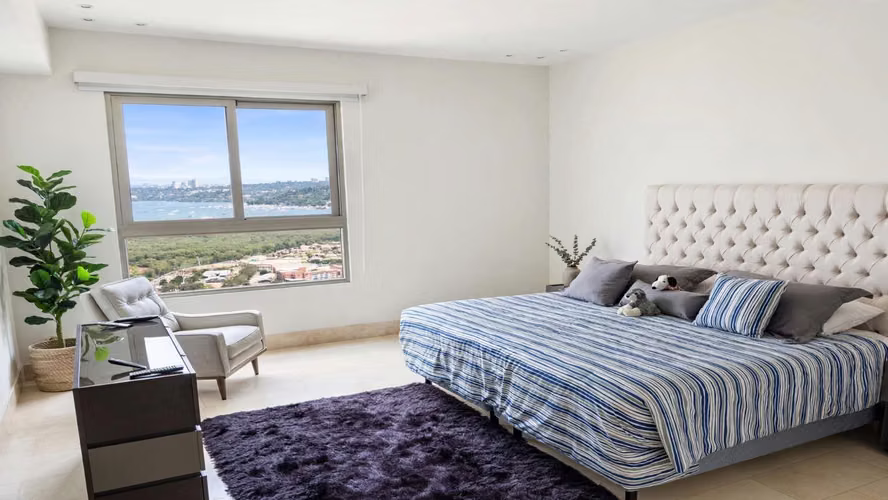 SANTA MARÍA | 215 M² | 3 RECÁMARAS | DEN | 2 PARKINGS | $680K