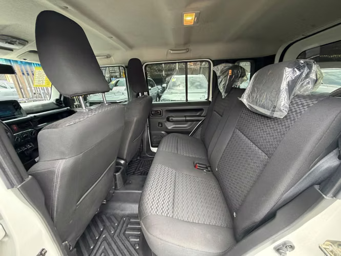 Suzuki Jimny 2025 - Imagen 11