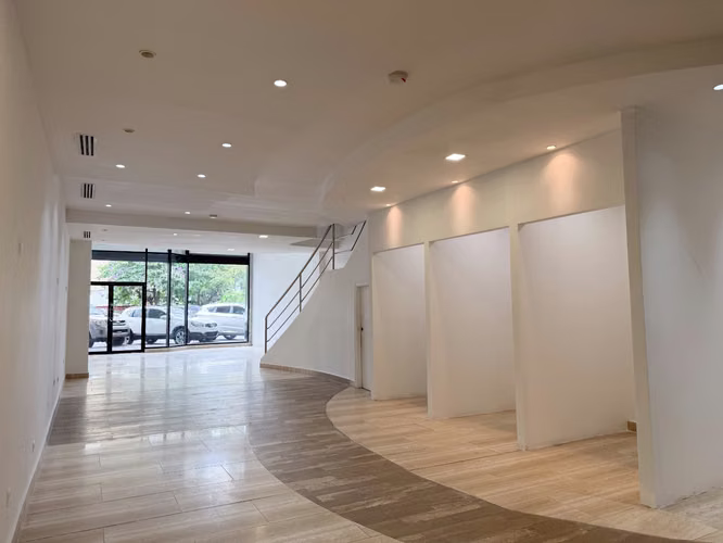 Alquiler de Local comercial en Obarrio, Plaza Obarrio, 196m2 - Imagen 4