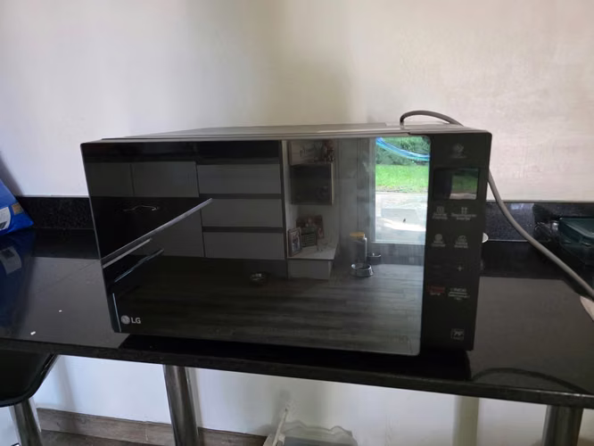 LG microwaves. Sold for spare parts